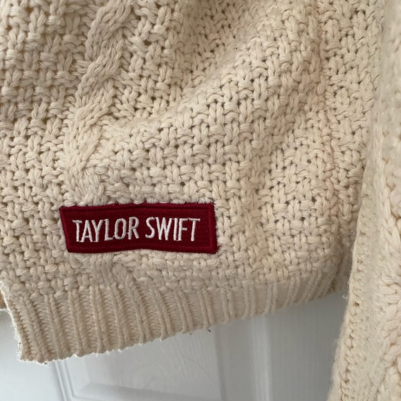 Authentic Taylor Swift Cardigan - Picture 5 of 7